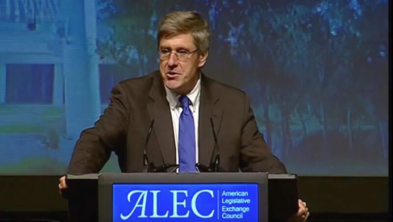File:Moore-ALEC-900x508.jpg
